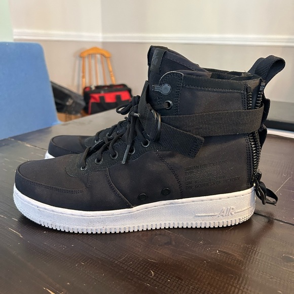 Nike SF AF1 Mid Size 9 - Picture 2 of 7